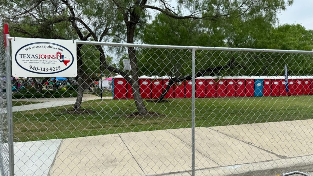 temporary-fencing-at-event