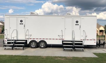 10 station restroom trailer